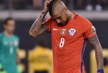 Arturo Vidal suma problemas