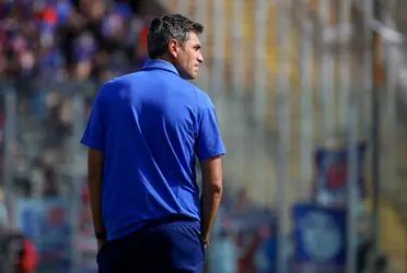 El entrenador argentino apuntó a los rumores de salida del zaguero universitario.