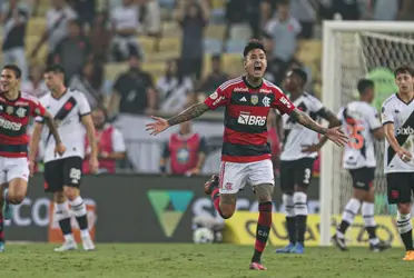 El nivel de Erick Pulgar sorprende en Brasil, y fue figura en el triunfo del Flamengo por 4-1 sobre el Vasco da Gama por la Serie A de Brasil.