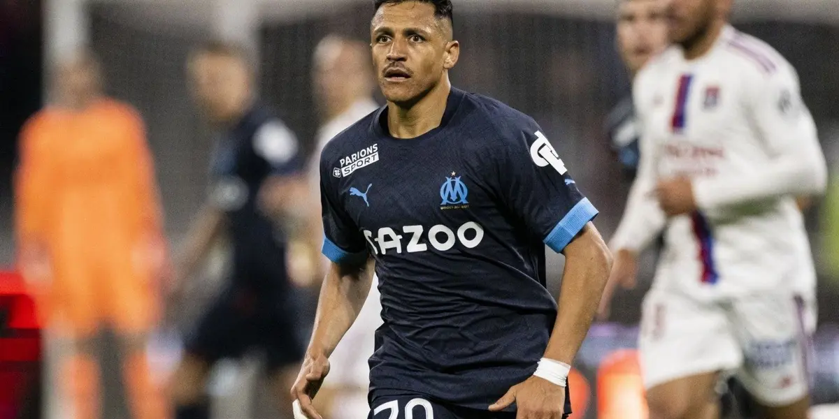 Alexis Sánchez fue elegido como mejor jugador de la temporada pero una noticia podría dejar en incógnita el futuro del tocopillano.