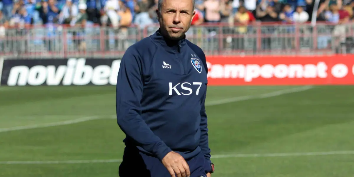 Álvarez fue presentado como el nuevo entrenador de la Universidad de Chile