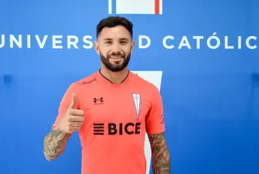 Ariel Holan respira en el entretiempo entre Universidad Católica y Santiago Wanderers por Copa Chile.