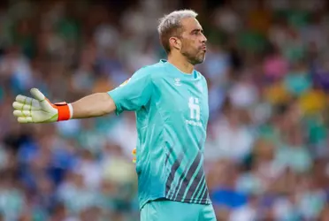 El arquero nacional vivió un buen presente esta temporada, alternando titularidad y clasificando a la Europa League con el Real Betis.