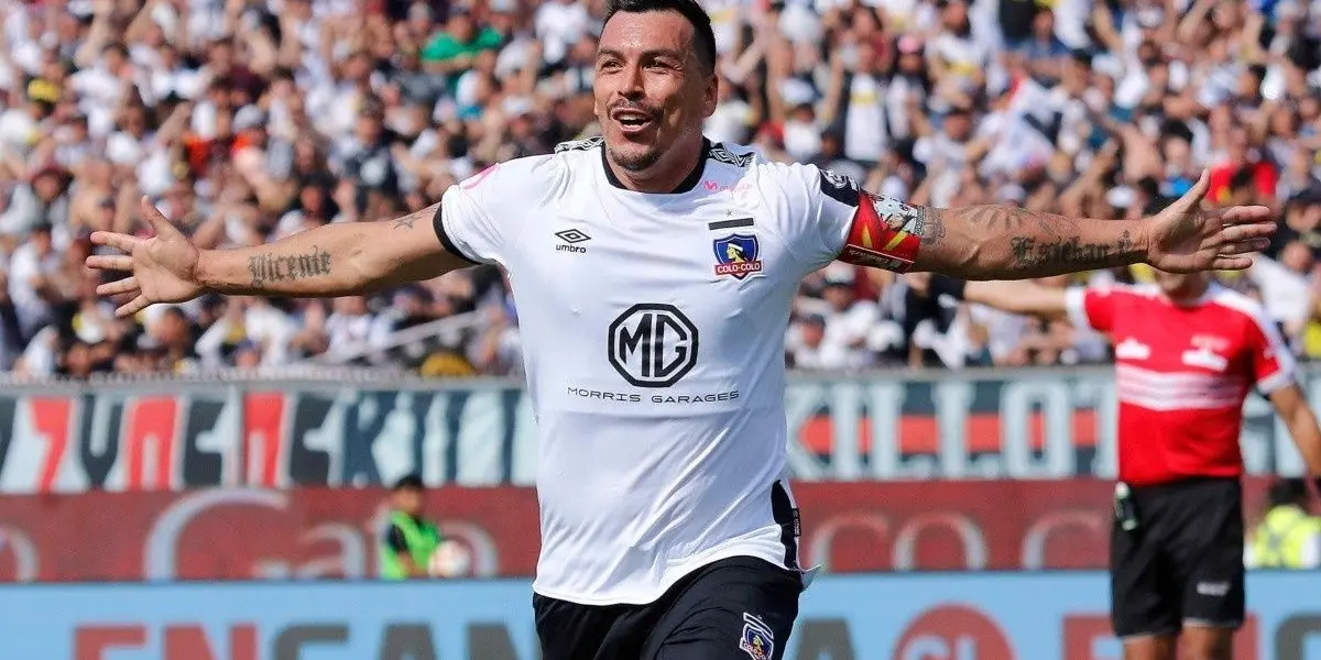 El exjugador de Colo Colo anunció su retiro en 2022, pero regresaría a un histórico club del fútbol chileno.