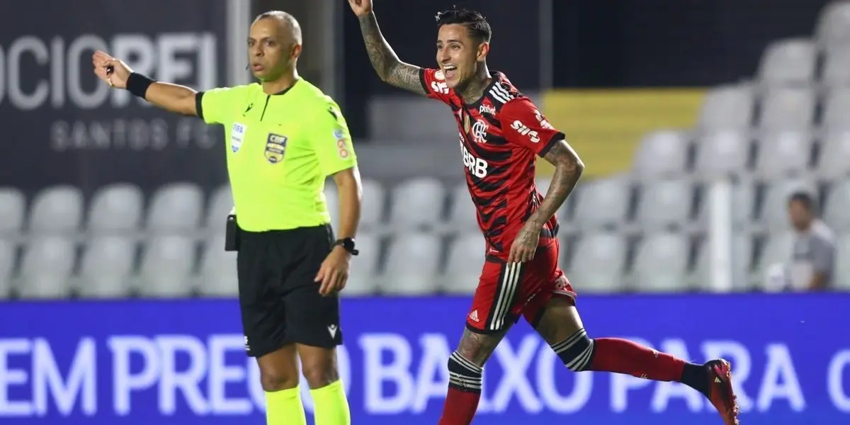 Erick Pulgar fue figura en el triunfo del Flamengo por 3-2 en su visita a Santos por la fecha 12 del Brasileirao.