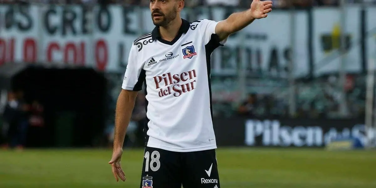 La derrota de Colo Colo en La Bombonera dejó cabizbajo al plantel ‘popular’, quienes demostraron su descontento por la falta de efectivad en el área rival.